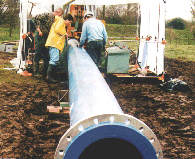 pipelinelay.gif (92361 bytes)